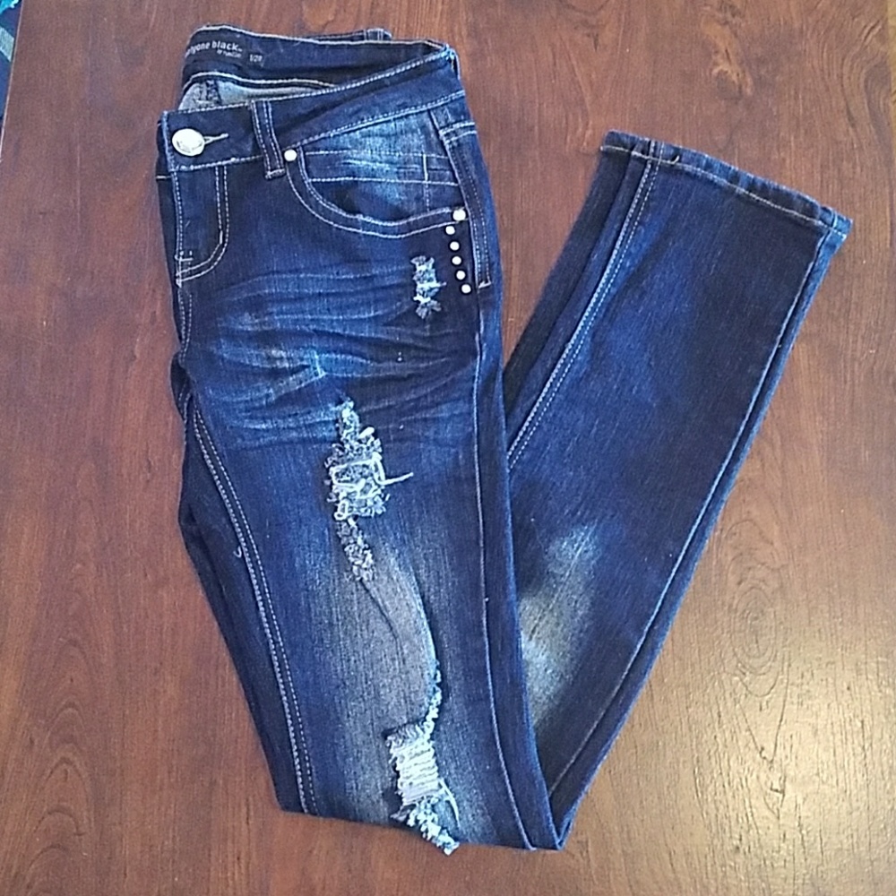 Rue21 twentyone black 1/2R